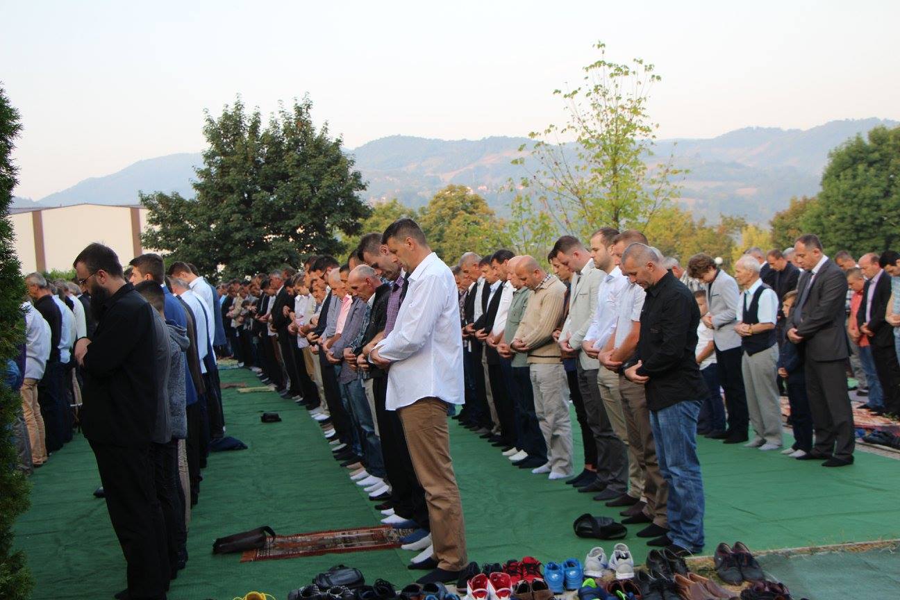 Kurbanbajram je u srijedu, poznato vrijeme klanjanja bajramnamaza Radio Kakanj Kurbanbajram je u srijedu, poznato vrijeme klanjanja bajramnamaza Radio Kakanj